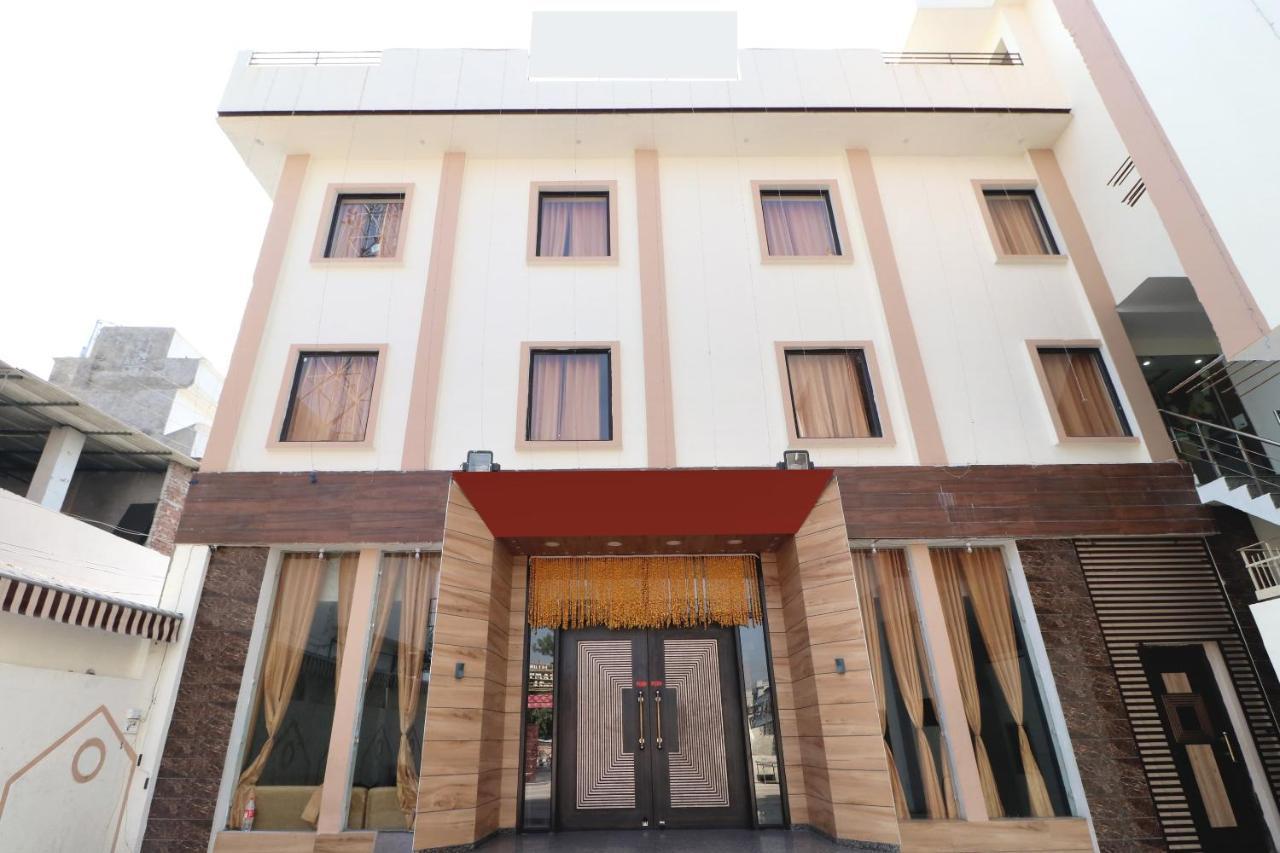 Oyo 23235 Hotel Roopmahal & Restaurant Amritsar Dış mekan fotoğraf