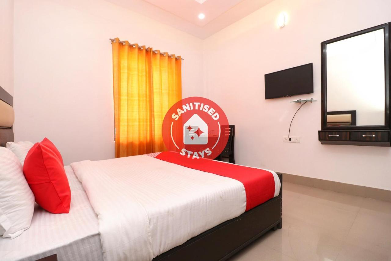 Oyo 23235 Hotel Roopmahal & Restaurant Amritsar Dış mekan fotoğraf